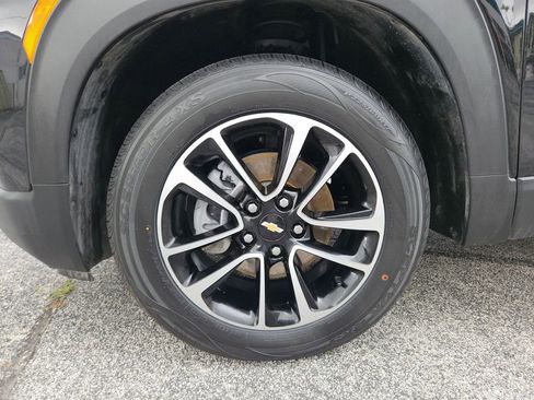 Used 2025 Chevrolet TrailBlazer LT AWD/4WD image 29
