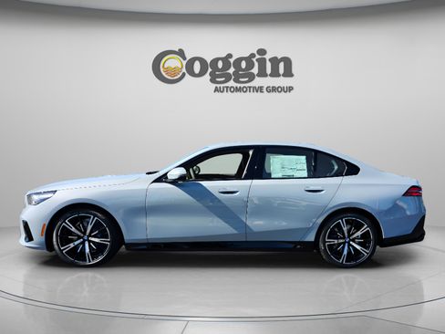 New 2026 BMW 530i w/ M Sport Package RWD image 3