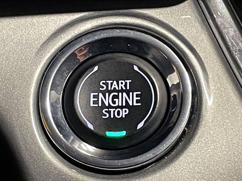 Used 2024 Chevrolet Trax LT FWD image 28