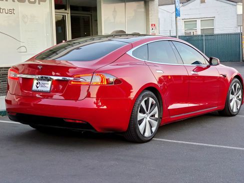 Used 2020 Tesla Model S Long Range Plus AWD/4WD image 9