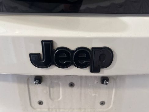 Used 2023 Jeep Renegade Trailhawk AWD/4WD image 15