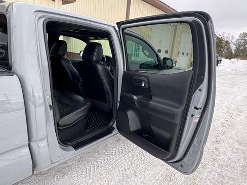 Used 2021 Toyota Tacoma TRD Sport image 33