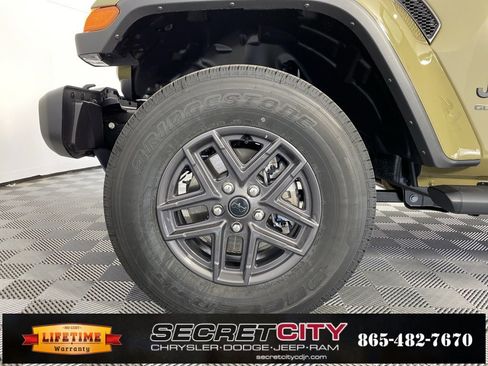 New 2025 Jeep Gladiator Sport image 9