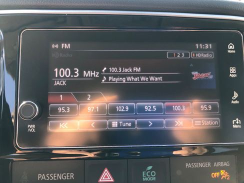 Used 2018 Mitsubishi Outlander SEL image 29