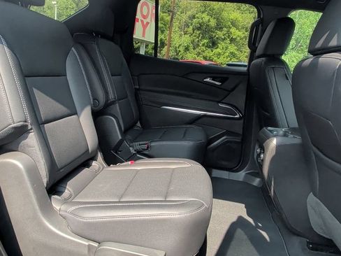 Used 2026 Chevrolet Traverse LT AWD/4WD image 17