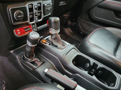 Used 2023 Jeep Wrangler Unlimited Rubicon w/ LED Lighting Group image 29