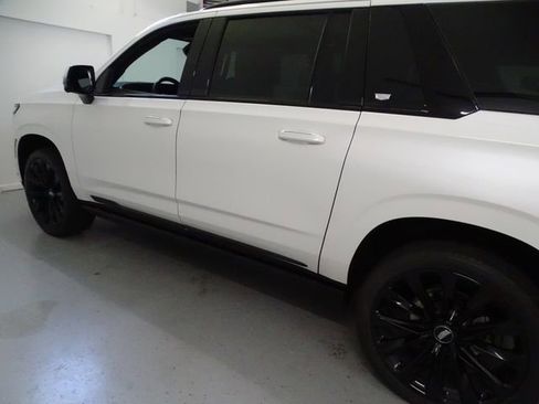 Used 2025 Cadillac Escalade ESV Sport Platinum w/ LPO, ONYX Package AWD/4WD image 20