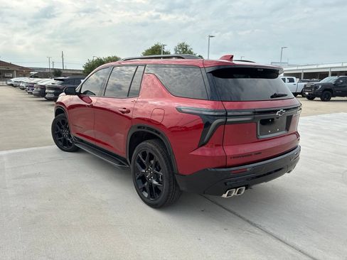 Used 2026 Chevrolet Traverse RS w/ LPO, Floor Liner Package AWD/4WD image 5