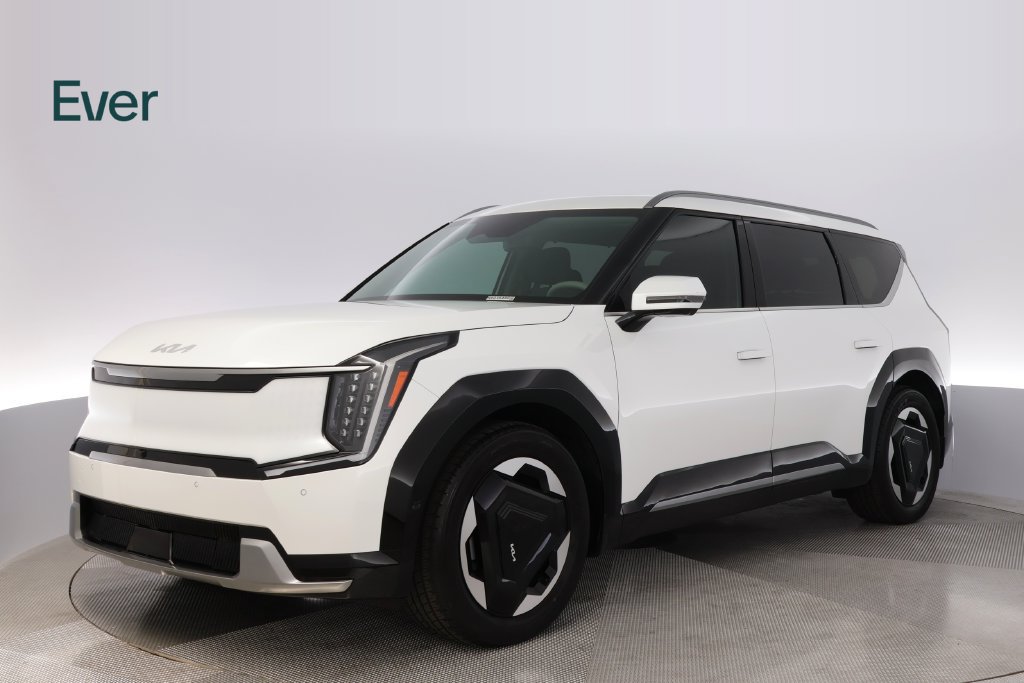 Used 2024 Kia EV9 Land AWD/4WD image 2