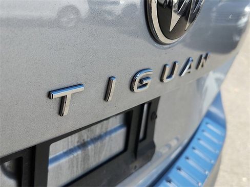 Certified 2022 Volkswagen Tiguan SE image 30