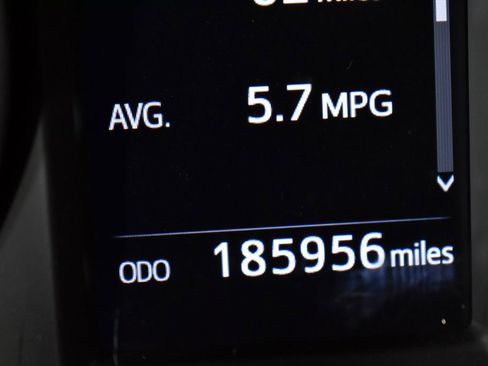 Used 2018 Toyota RAV4 LE image 29