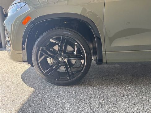 New 2026 Volkswagen Tiguan SE R-Line AWD/4WD image 39