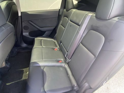 Used 2024 Tesla Model Y Long Range AWD/4WD image 5