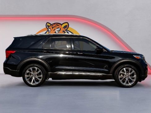 Used 2021 Ford Explorer Platinum w/ Equipment Group 601A image 4