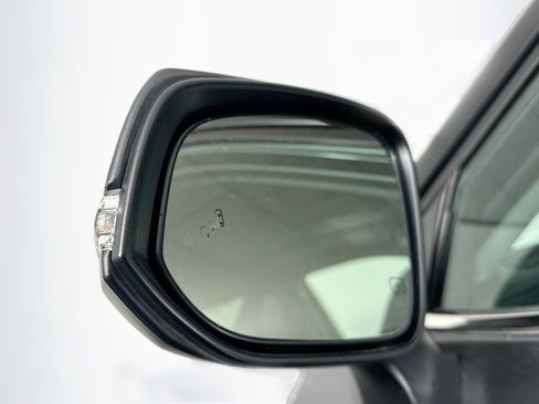 Used 2023 Toyota Highlander XLE image 16