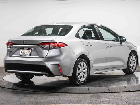 Certified 2022 Toyota Corolla LE FWD image 5