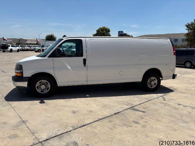 Used 2019 Chevrolet Express 3500 Extended w/ Driver Convenience Package RWD image 4