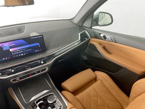 Used 2025 BMW X5 xDrive50e w/ Premium Package image 23