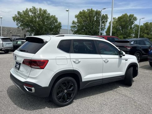 Used 2023 Volkswagen Taos SE w/ Panoramic Sunroof Package FWD image 33