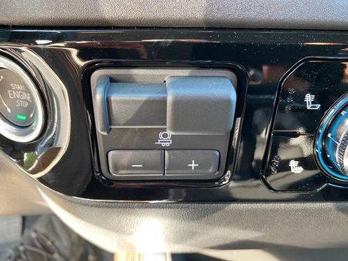 New 2026 GMC Sierra 1500 Elevation image 14