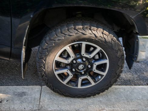 Used 2016 Toyota Tundra Limited w/ Limited Premium Package image 14