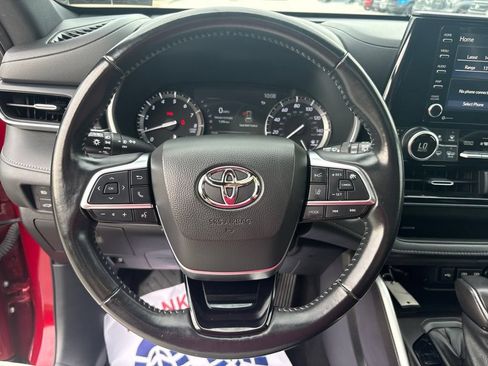 Used 2021 Toyota Highlander XSE AWD/4WD image 13