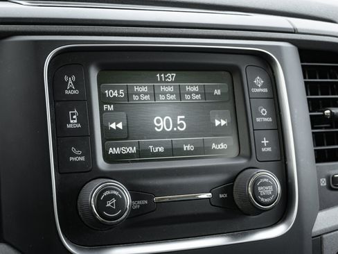 Used 2018 RAM 1500 Express AWD/4WD image 23