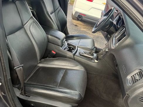 Used 2019 Dodge Charger SXT w/ Leather Interior Group image 21