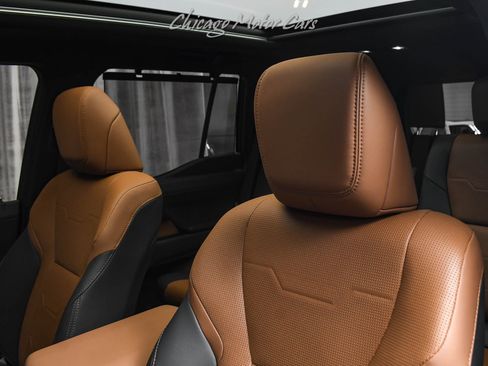 Used 2025 Lexus GX 550 w/ Cold Area Package image 22