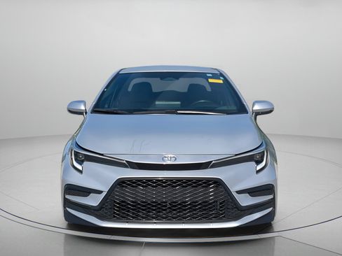 Used 2024 Toyota Corolla SE image 2