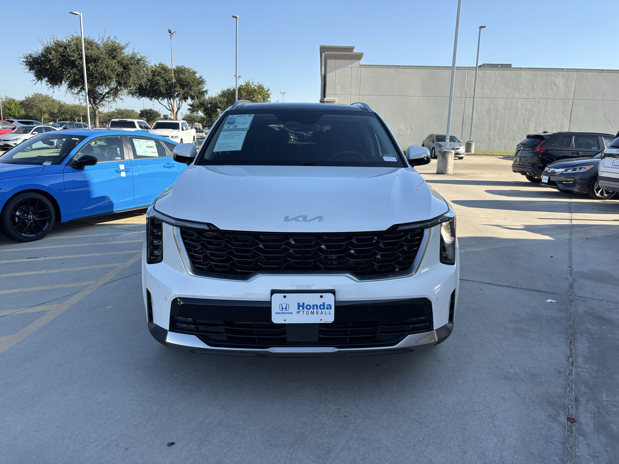 Used 2025 Kia Sorento EX w/ EX Panoramic Sunroof Package FWD image 3