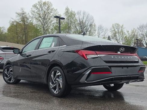 New 2026 Hyundai Elantra Limited FWD image 15