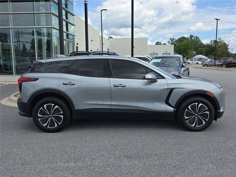 Used 2025 Chevrolet Blazer EV LT AWD/4WD image 2