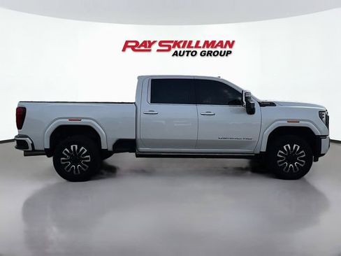 Used 2025 GMC Sierra 3500 Denali Ultimate image 8