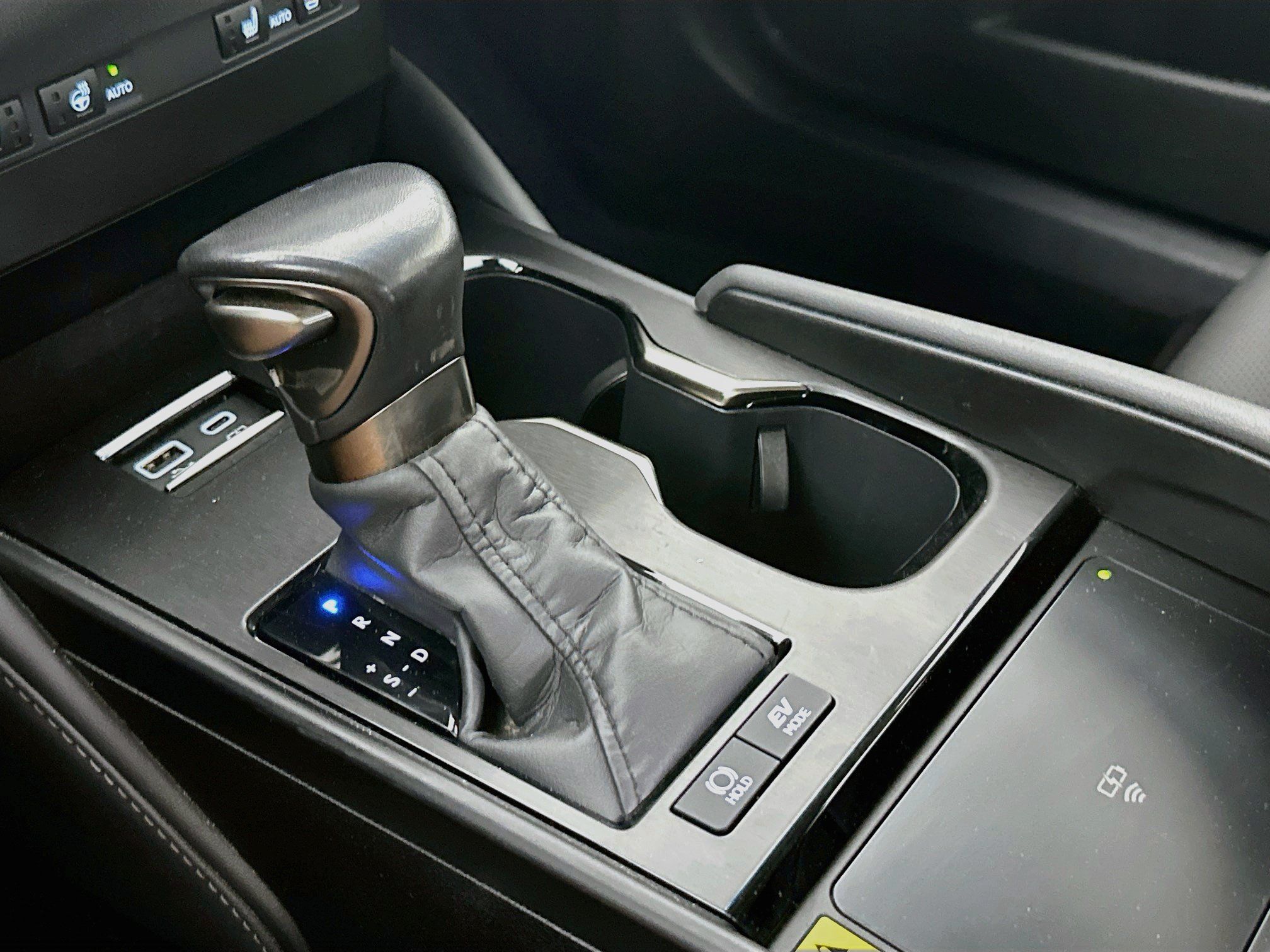 Used 2025 Lexus ES 300h w/ Premium Package FWD image 25