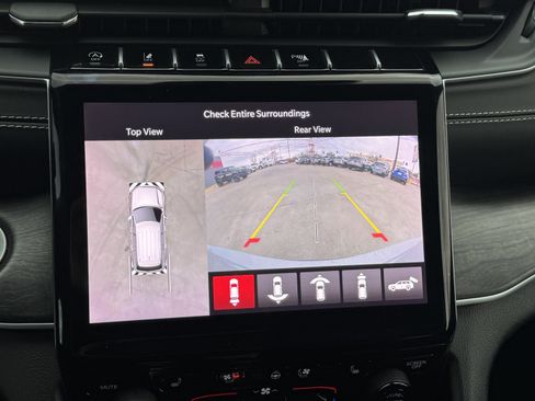 Used 2024 Jeep Grand Cherokee L Limited w/ Luxury Tech Group II image 25