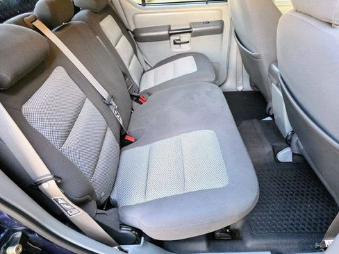 Used 2003 Ford Explorer Sport Trac 2WD image 18