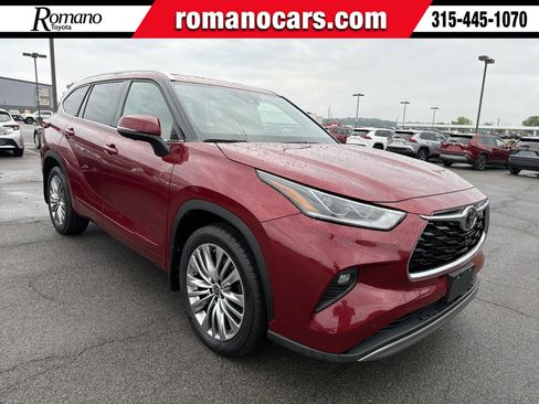 Used 2023 Toyota Highlander Platinum AWD/4WD image 1