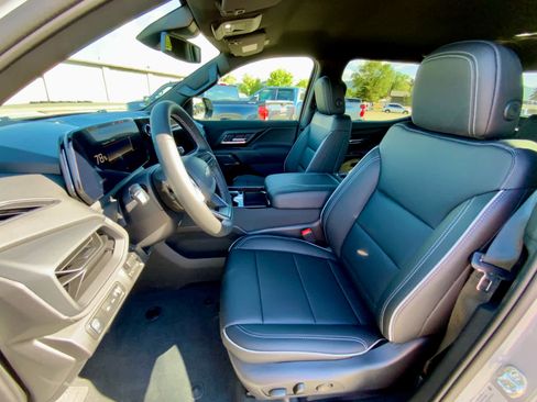 New 2026 Chevrolet Silverado EV LT image 27