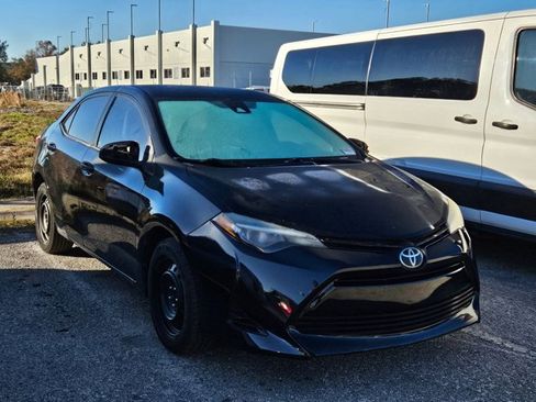 Used 2017 Toyota Corolla LE image 3