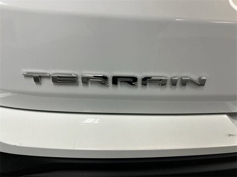 Certified 2024 GMC Terrain SLE image 31
