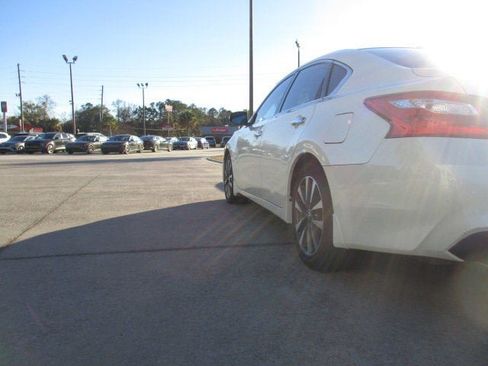 Used 2016 Nissan Altima 2.5 SL w/ 2.5 Technology Package image 5