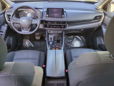 Used 2025 Nissan Rogue SV AWD/4WD image 14