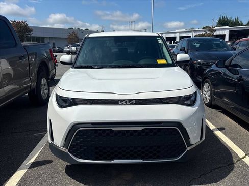 Used 2024 Kia Soul LX FWD image 4