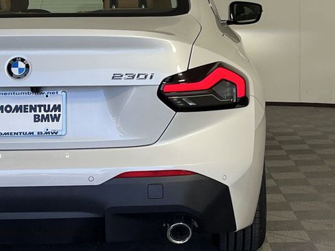 Used 2025 BMW 230i Coupe w/ M Sport Package image 11