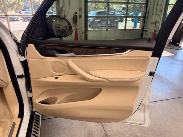 Used 2015 BMW X5 xDrive50i AWD/4WD image 25
