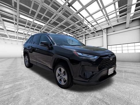 Used 2024 Toyota RAV4 XLE AWD/4WD image 1