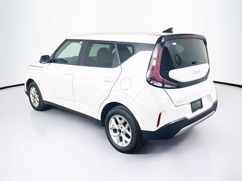 Used 2025 Kia Soul LX w/ LX Technology Package FWD image 5