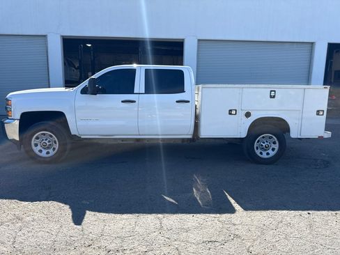 Used 2018 Chevrolet Silverado 3500 W/T RWD image 2