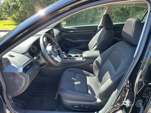 Certified 2024 Nissan Altima 2.5 SV w/ SV Premium Package AWD/4WD image 12